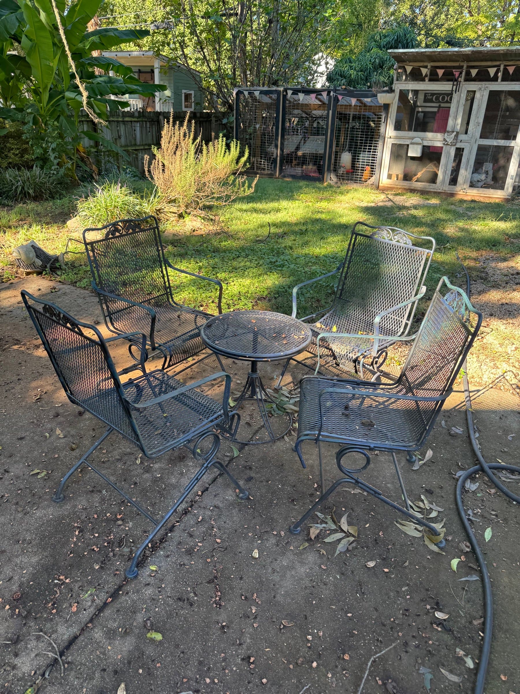 Metal Mesh Patio Set: Round Table & Four Spring Chairs