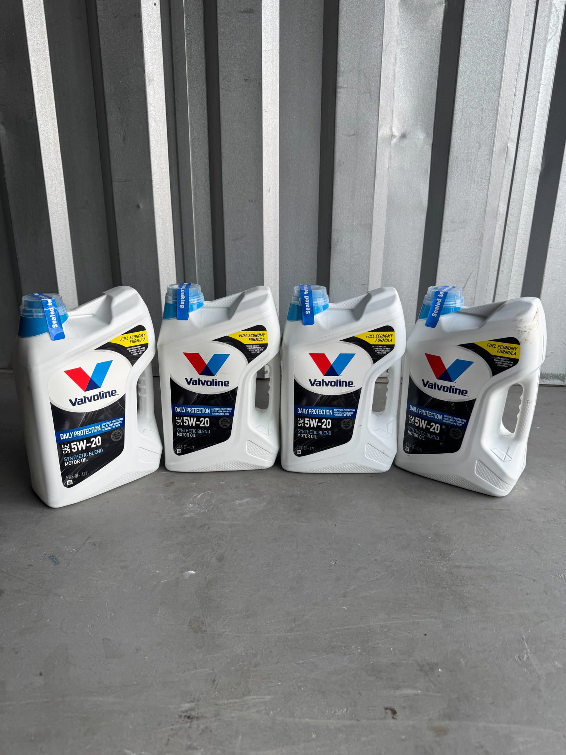 Valvoline Daily Protection 5W-20 Synthetic Blend Motor Oil 5qt Jug New