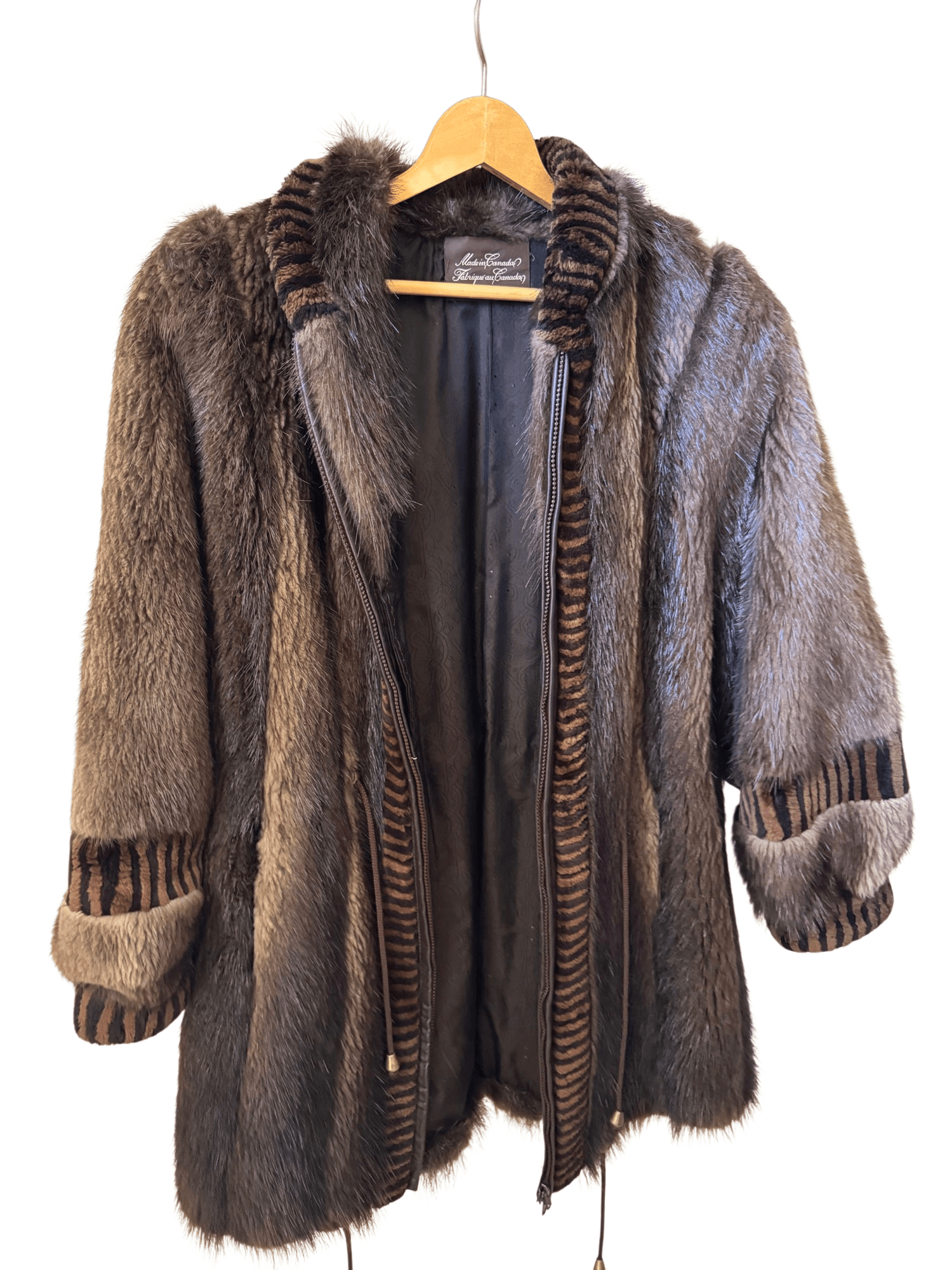 Vintage Beaver Fur Coat Large Let-Out Pelt Construction Patterned Satin Lining Made in Canada