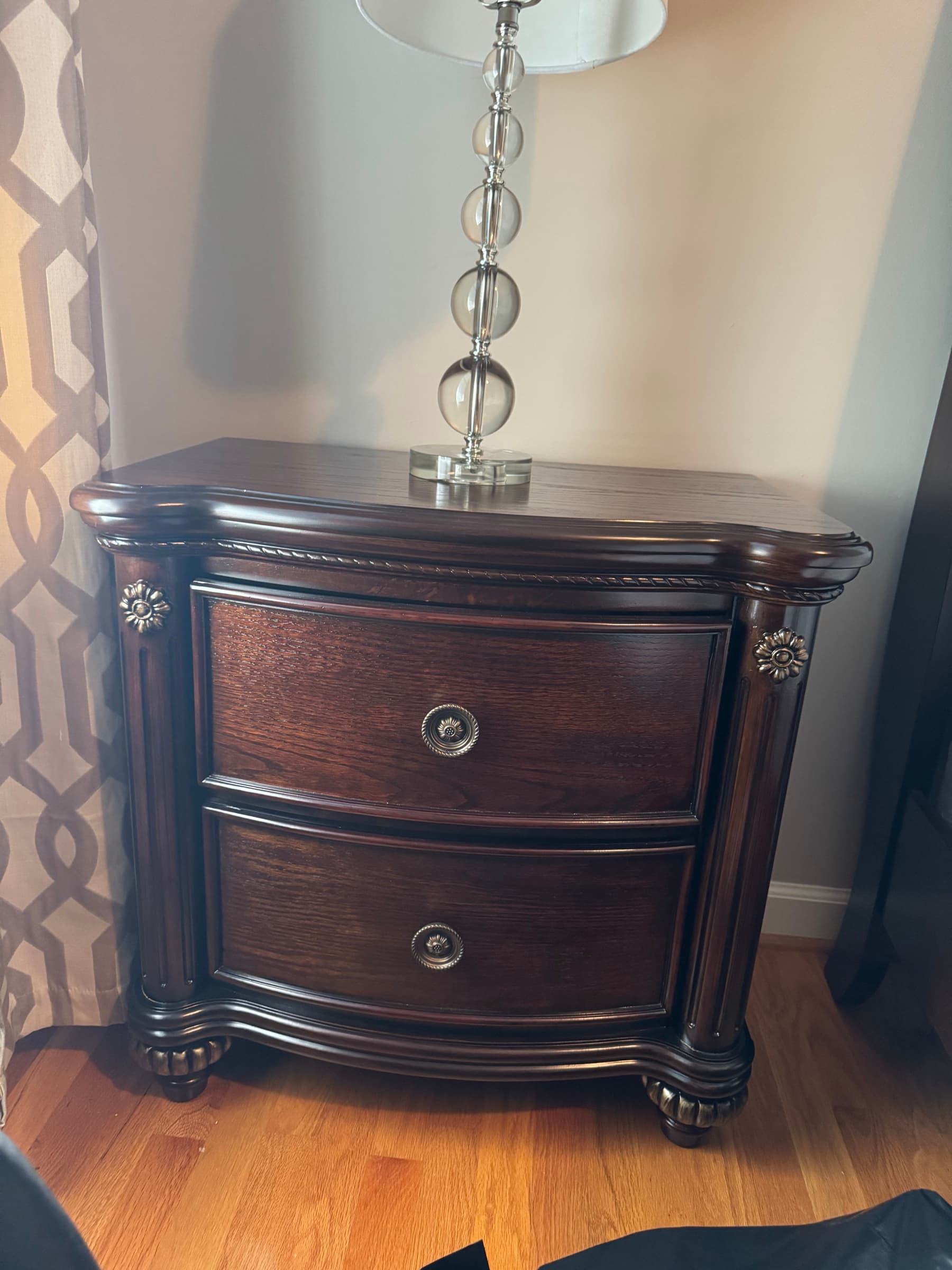 Havertys Traditional 2-Drawer Nightstand, Dark Cherry Brown Finish