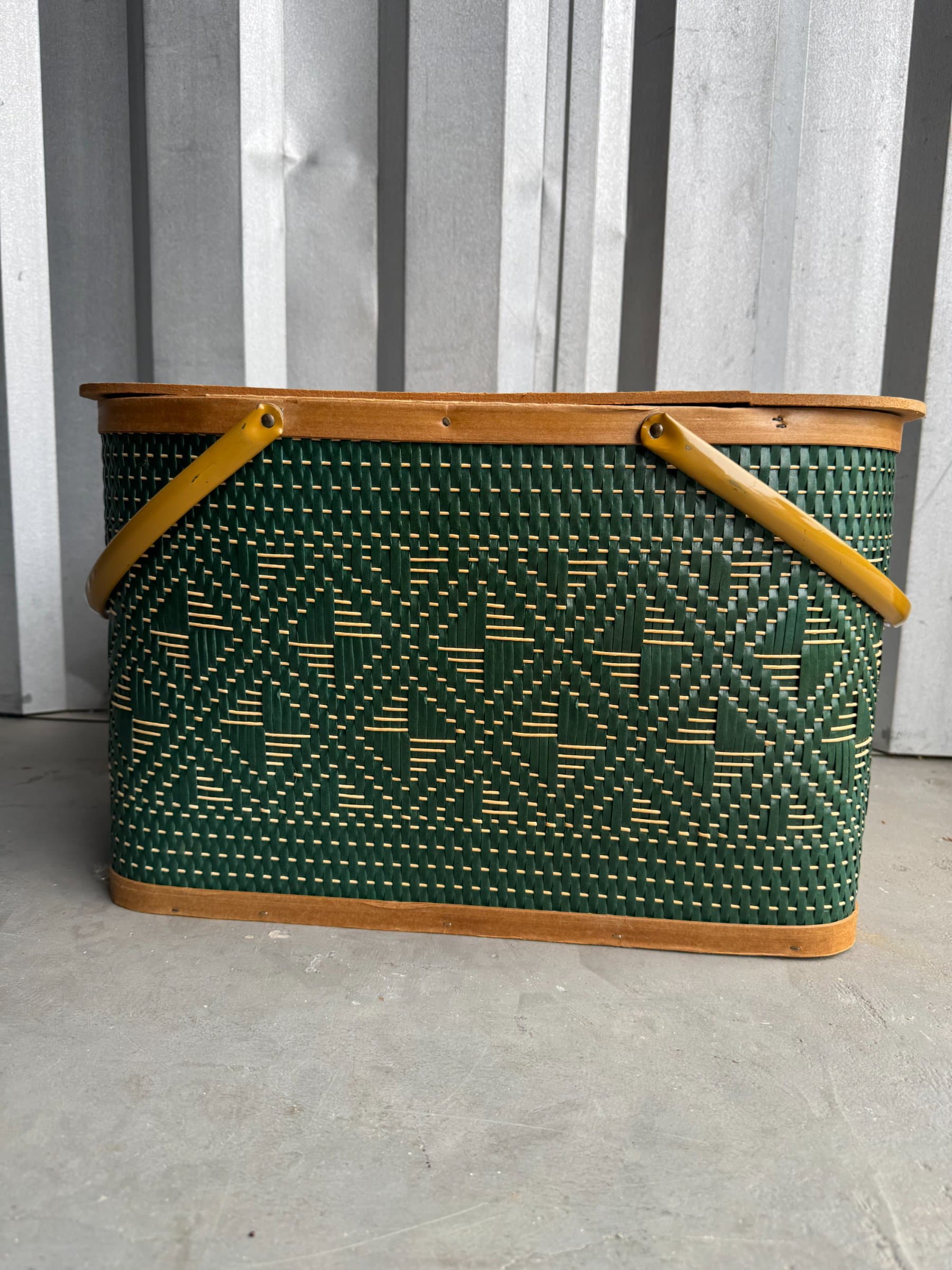 Burlington Hawkeye Vintage Picnic Basket Green Diamond Weave Wood Lid 1960s